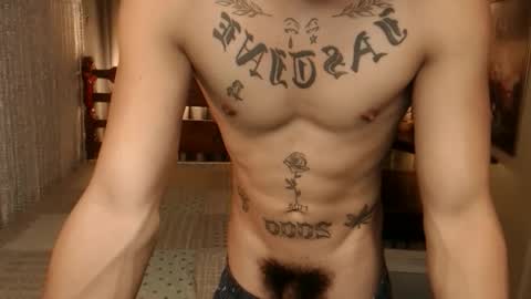 justine_hunk online show from 7, 10, 2025