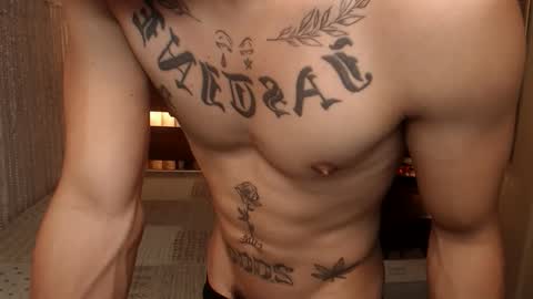 justine_hunk online show from 23, 4, 2026