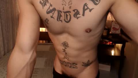 justine_hunk online show from 25, 4, 2026