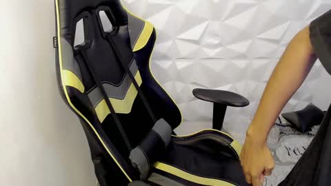 J U S T I N online show from 20, 2, 2025