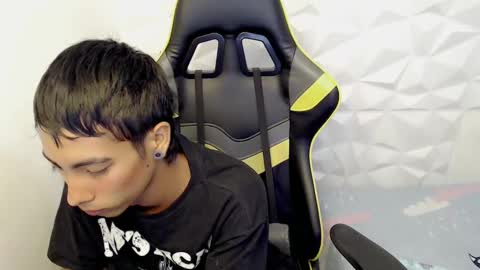 J U S T I N online show from 5, 3, 2025