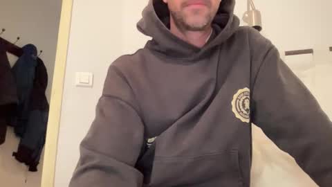 justmeandyou00 online show from 11, 11, 2025