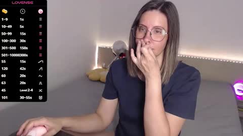 Julie online show from 8, 6, 2026