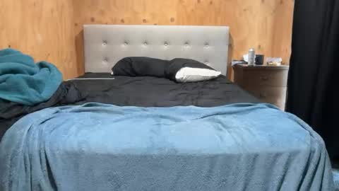 justmoresluts online show from 4, 4, 2026