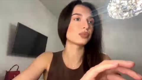 justoliviamoon online show from 27, 7, 2026