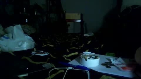 Snapshot of justwannanuttw chatting on 8, 4, 2026 justwannanuttw online show from 8, 4, 2026