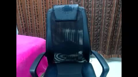 jusybee online show from 21, 4, 2026