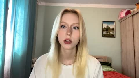 Mia 1st day here online show from 3, 6, 2026