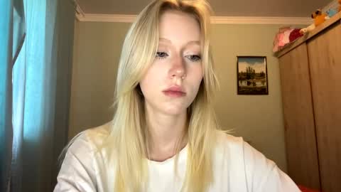 Mia 1st day here online show from 3, 6, 2026