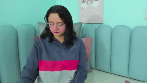 Kyelie online show from 12, 3, 2025