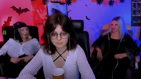 kaela_spell_ online show from 31, 10, 2025