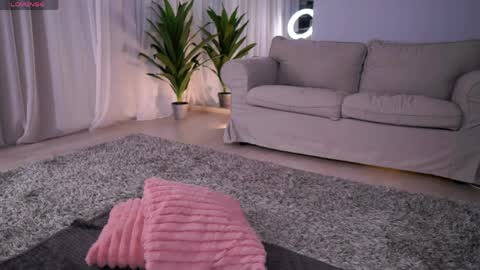 Rose online show from 8, 4, 2026