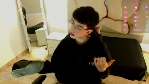 kai_tay1 online show from 26, 4, 2026