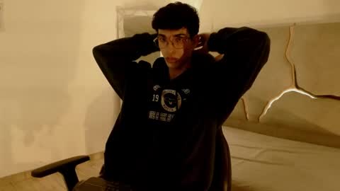 kai_tay1 online show from 28, 4, 2026