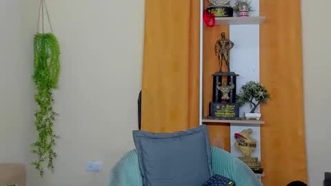 kale thomson online show from 28, 1, 2025