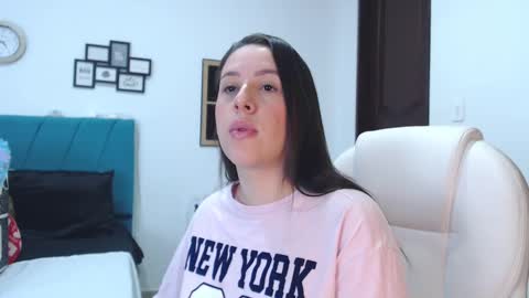 Kamilalopez online show from 11, 2, 2025