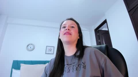 Kamilalopez online show from 10, 6, 2026