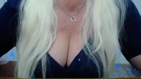 Snapshot of kamaliasim chatting on 27, 1, 2025 KamaliaSim online show from 27, 1, 2025