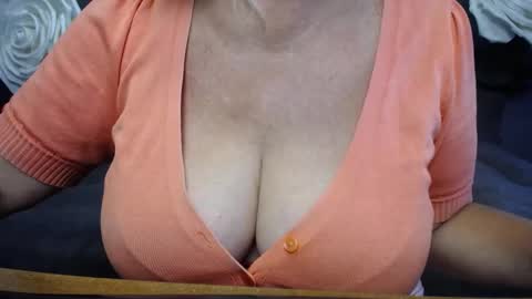 Snapshot of kamaliasim chatting on 22, 9, 2025 KamaliaSim online show from 22, 9, 2025