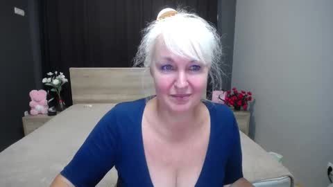 Snapshot of kamaliasim chatting on 8, 11, 2025 KamaliaSim online show from 8, 11, 2025