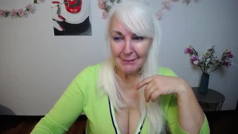 Snapshot of kamaliasim chatting on 29, 11, 2025 KamaliaSim online show from 29, 11, 2025