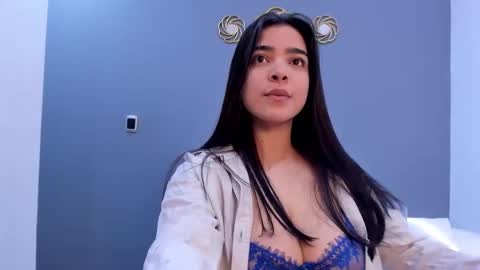 Kamila Betancourt online show from 4, 6, 2026