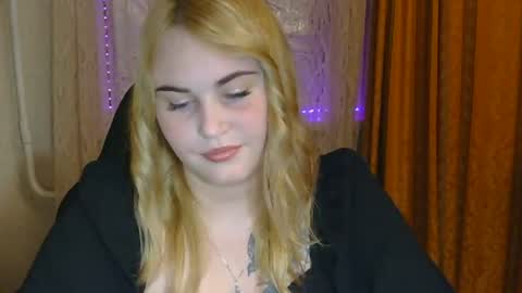 KamilaBlonde online show from 28, 7, 2026