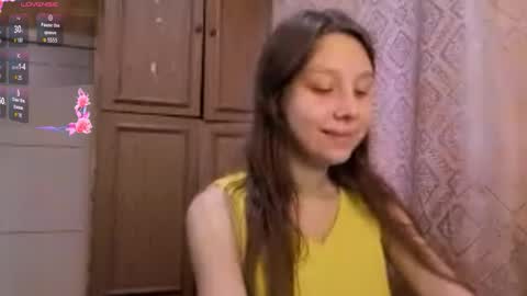 Mari  Simmons online show from 25, 11, 2025