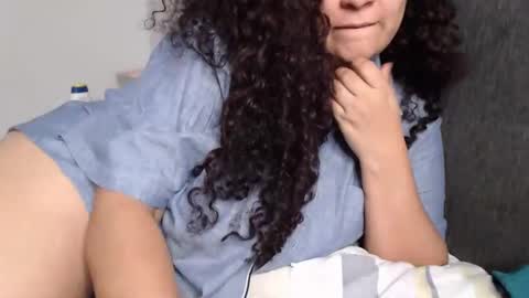 Snapshot of kara__gower chatting on 3, 12, 2025 kara online show from 3, 12, 2025