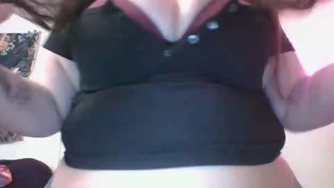 Snapshot of karamelbaby89 chatting on 23, 11, 2025 karamelbaby89 online show from 23, 11, 2025