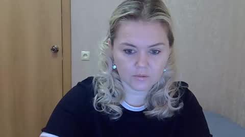 karennelsonx online show from 7, 4, 2026