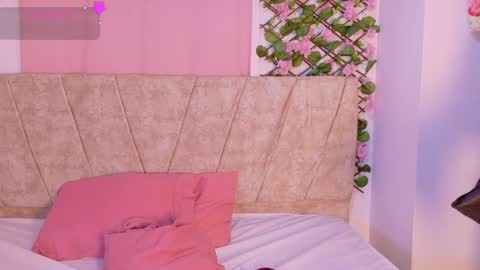 Snapshot of kariina_wong chatting on 18, 11, 2025 kariina_wong online show from 18, 11, 2025