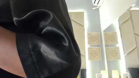 karinaacox online show from 28, 7, 2026