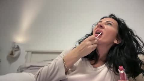 Karina online show from 2, 1, 2025