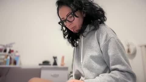 Karina online show from 25, 2, 2025