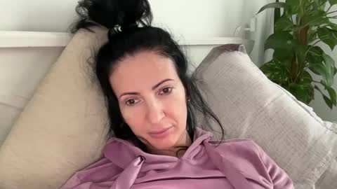 Karina online show from 4, 3, 2025