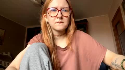 Karina online show from 19, 4, 2026