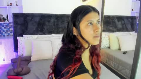 Karla Gonzaless online show from 16, 7, 2026