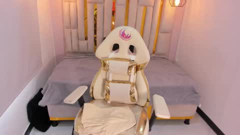 Karla  online show from 15, 2, 2025