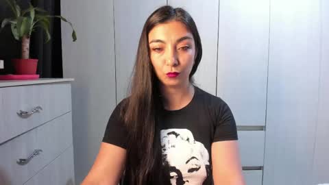 Snapshot of karla_hernandez chatting on 21, 5, 2026 Karla online show from 21, 5, 2026