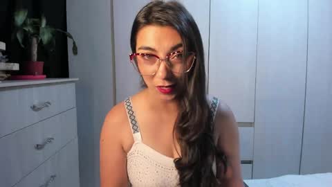Snapshot of karla_hernandez chatting on 27, 5, 2026 Karla online show from 27, 5, 2026