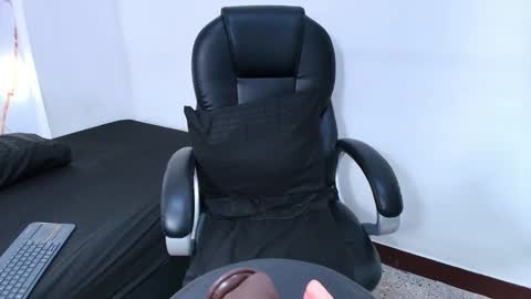 karla_hilton1 online show from 13, 12, 2025