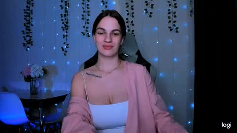 Snapshot of karla_lim chatting on 8, 2, 2025 karla_lim online show from 8, 2, 2025