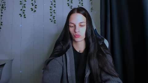 Snapshot of karla_lim chatting on 7, 10, 2025 karla_lim online show from 7, 10, 2025