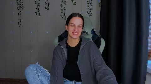 Snapshot of karla_lim chatting on 15, 10, 2025 karla_lim online show from 15, 10, 2025