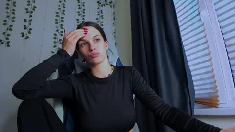 Snapshot of karla_lim chatting on 21, 10, 2025 karla_lim online show from 21, 10, 2025