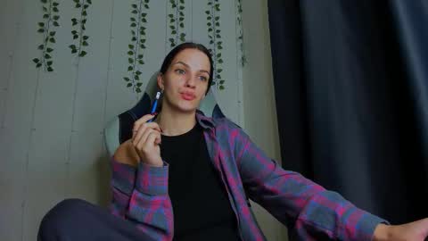 Snapshot of karla_lim chatting on 11, 11, 2025 karla_lim online show from 11, 11, 2025