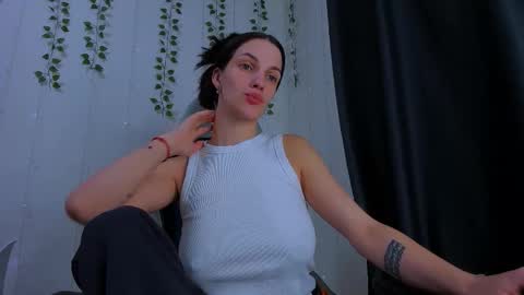 Snapshot of karla_lim chatting on 29, 11, 2025 karla_lim online show from 29, 11, 2025