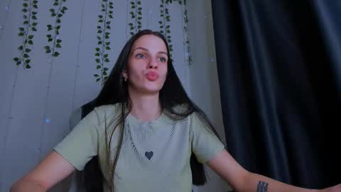 Snapshot of karla_lim chatting on 17, 12, 2025 karla_lim online show from 17, 12, 2025