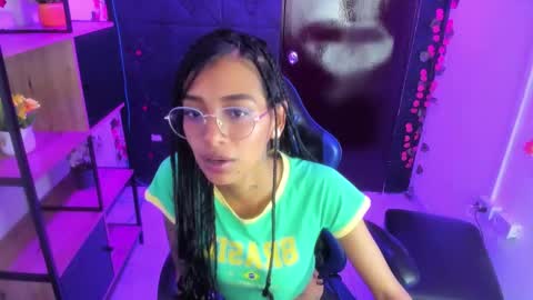 Snapshot of karlaslutskinny__ chatting on 13, 5, 2026 karlaslutskinny__ online show from 13, 5, 2026